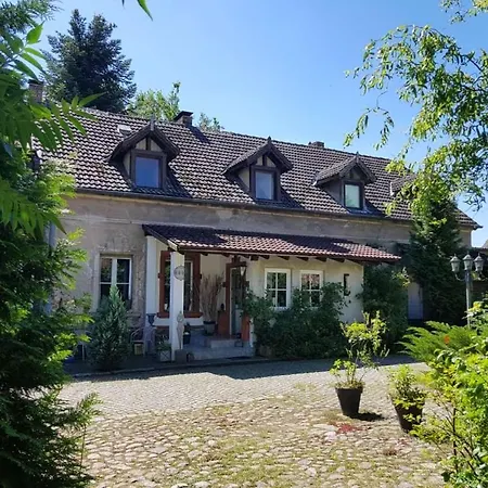 Apartment Schlossblick Fuer 4 Mit Kueche Kamin Netflix Parken Und Hofladen Steinhofel