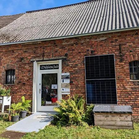 Appartement Schlossblick Fuer 4 Mit Kueche Kamin Netflix Parken Und Hofladen Steinhofel