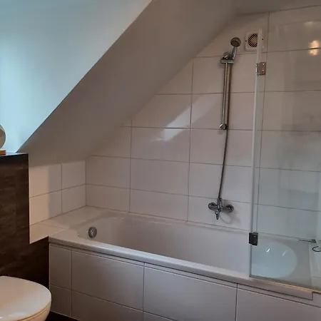 Apartment Schlossblick Fuer 4 Mit Kueche Kamin Netflix Parken Und Hofladen