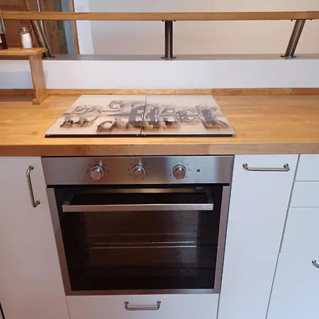 Apartment Schlossblick Fuer 4 Mit Kueche Kamin Netflix Parken Und Hofladen *
