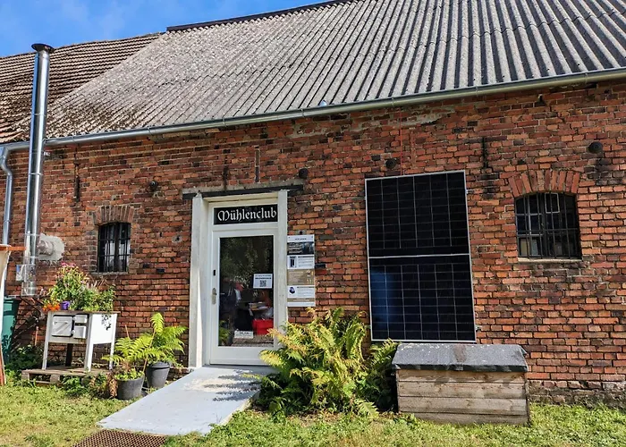 Appartamento Schlossblick Fuer 4 Mit Kueche Kamin Netflix Parken Und Hofladen Steinhofel