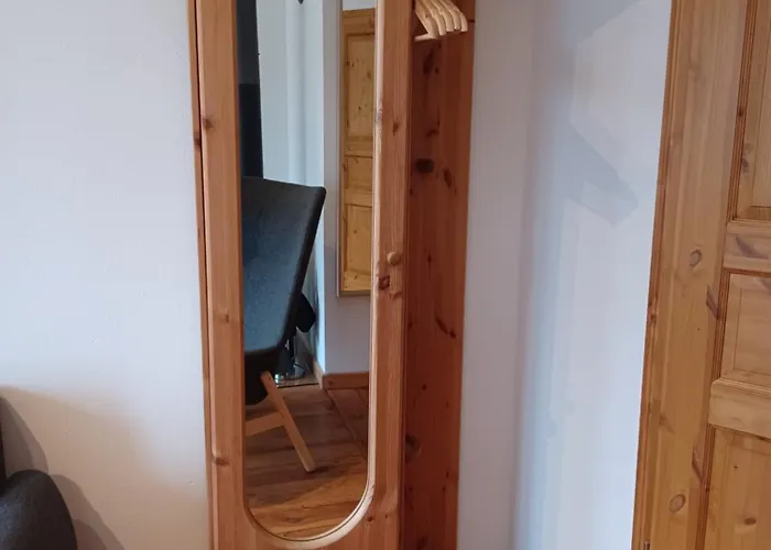 Appartamento Schlossblick Fuer 4 Mit Kueche Kamin Netflix Parken Und Hofladen Steinhofel